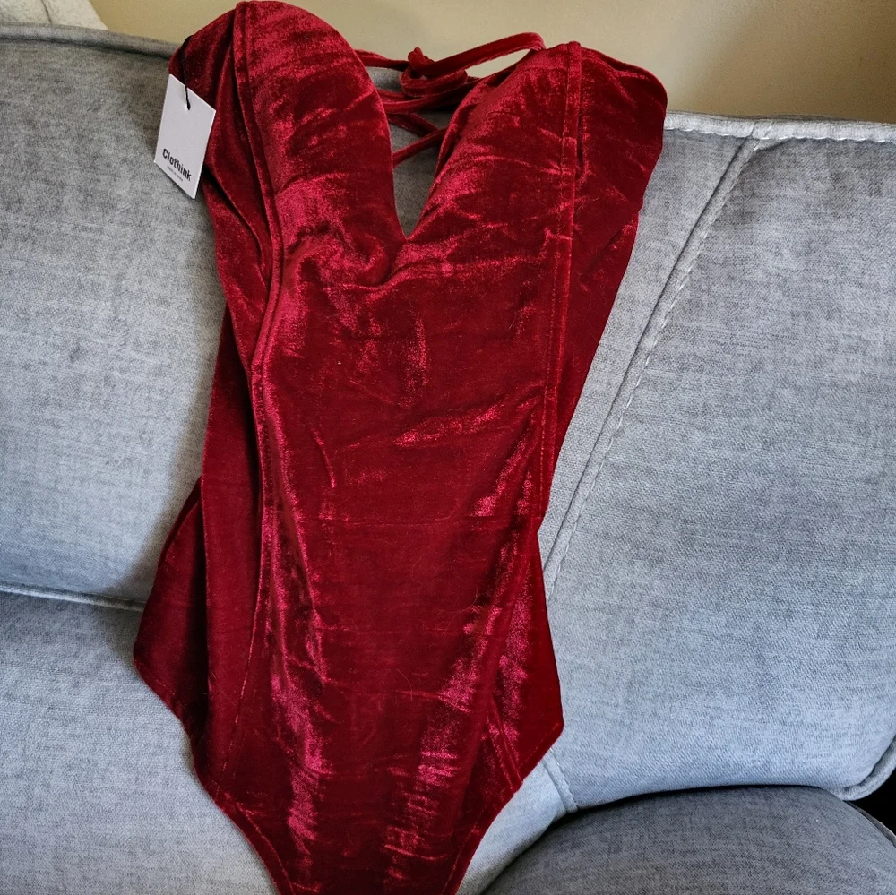 Chic Red Velvet Bodysuit - Picture 3 of 4